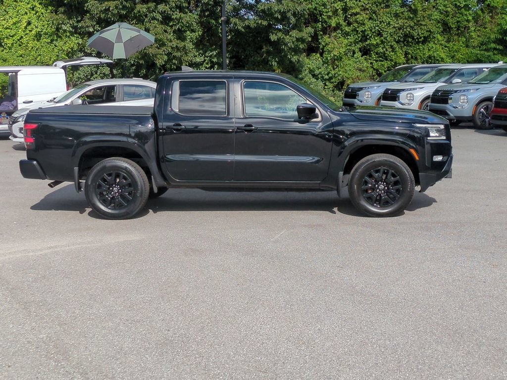 Used 2023 Nissan Frontier SV w/ Midnight Edition Package AWD/4WD image 4