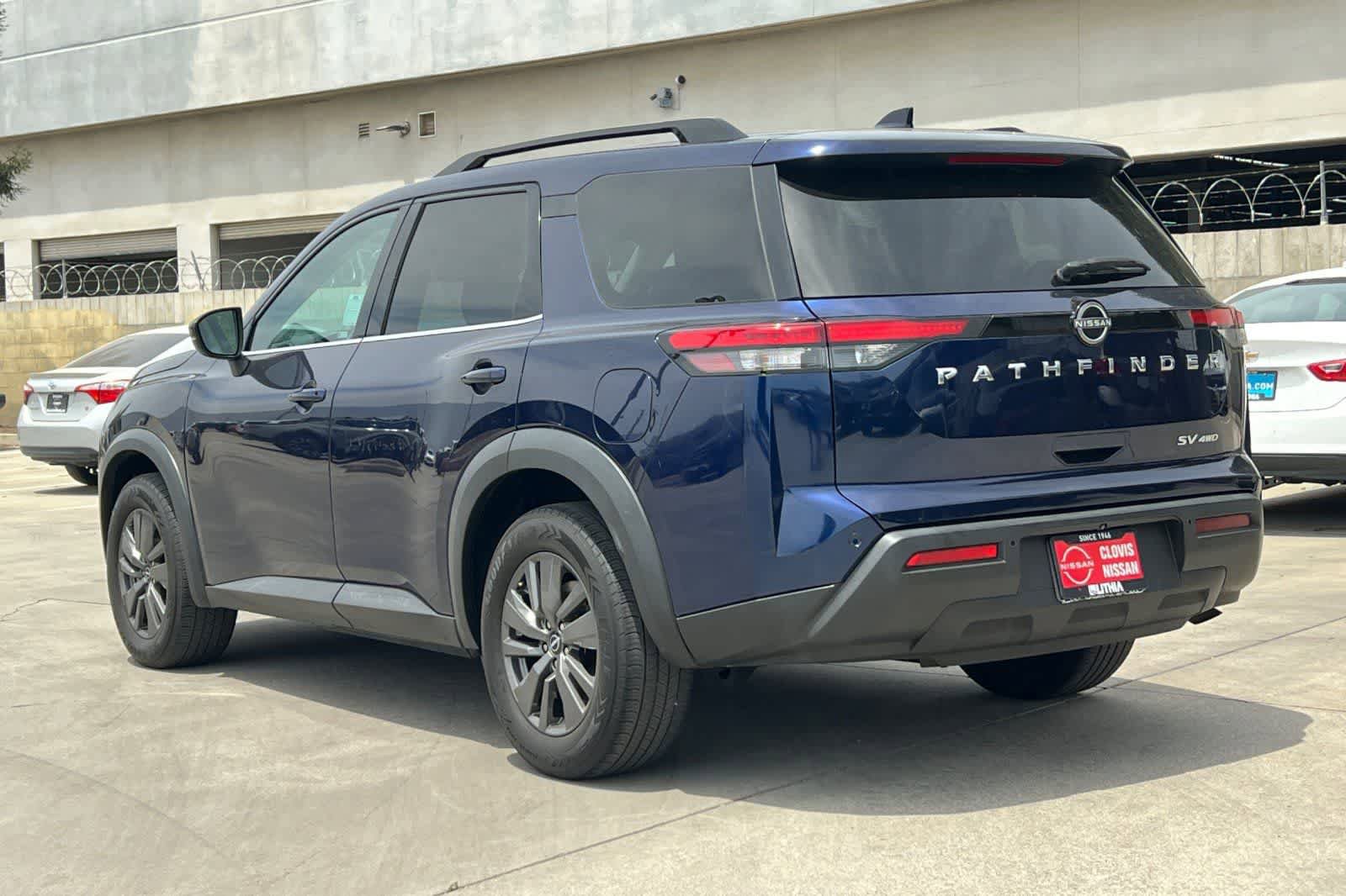Used 2022 Nissan Pathfinder SV AWD/4WD image 7