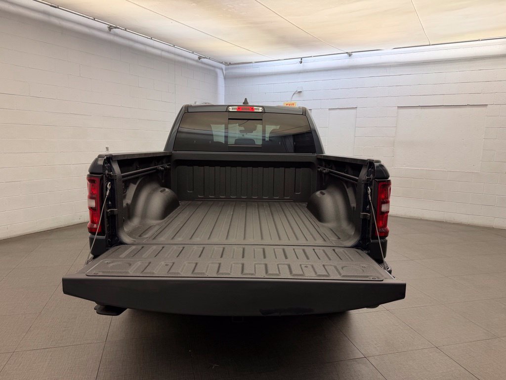 New 2026 RAM 1500 Express AWD/4WD image 5