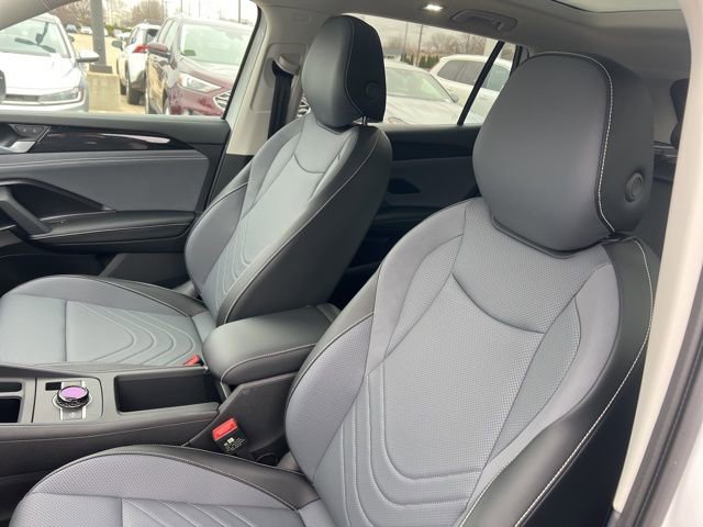 New 2026 Volkswagen Tiguan SE image 7