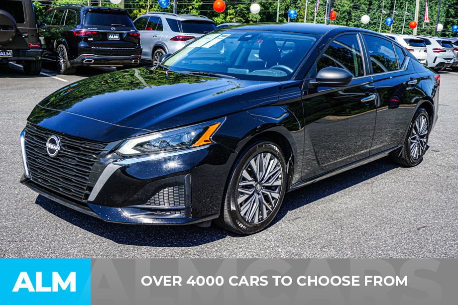 Used 2025 Nissan Altima 2.5 SV FWD image 2