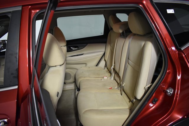 Used 2015 Nissan Rogue SV image 26