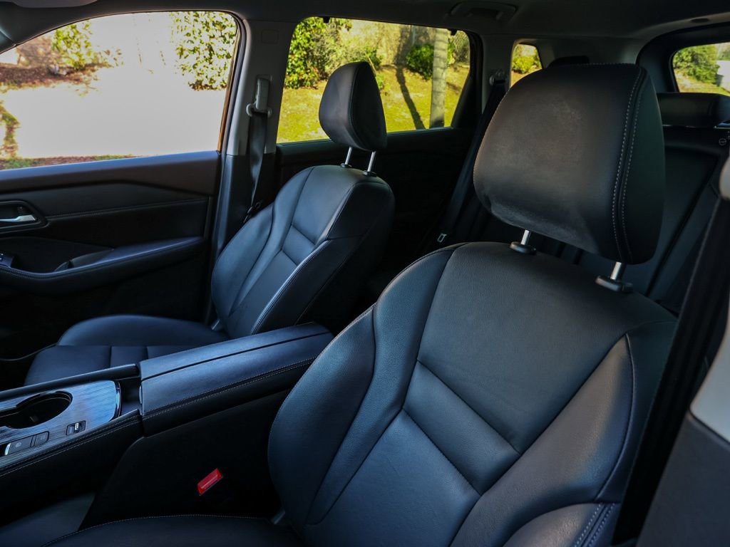 Used 2023 Nissan Rogue SL w/ SL Premium Package image 15