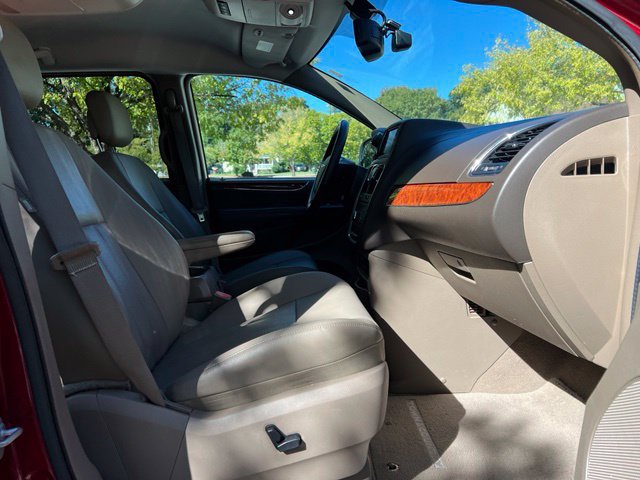 Used 2015 Chrysler Town & Country Touring-L w/ Driver Convenience Group FWD image 21