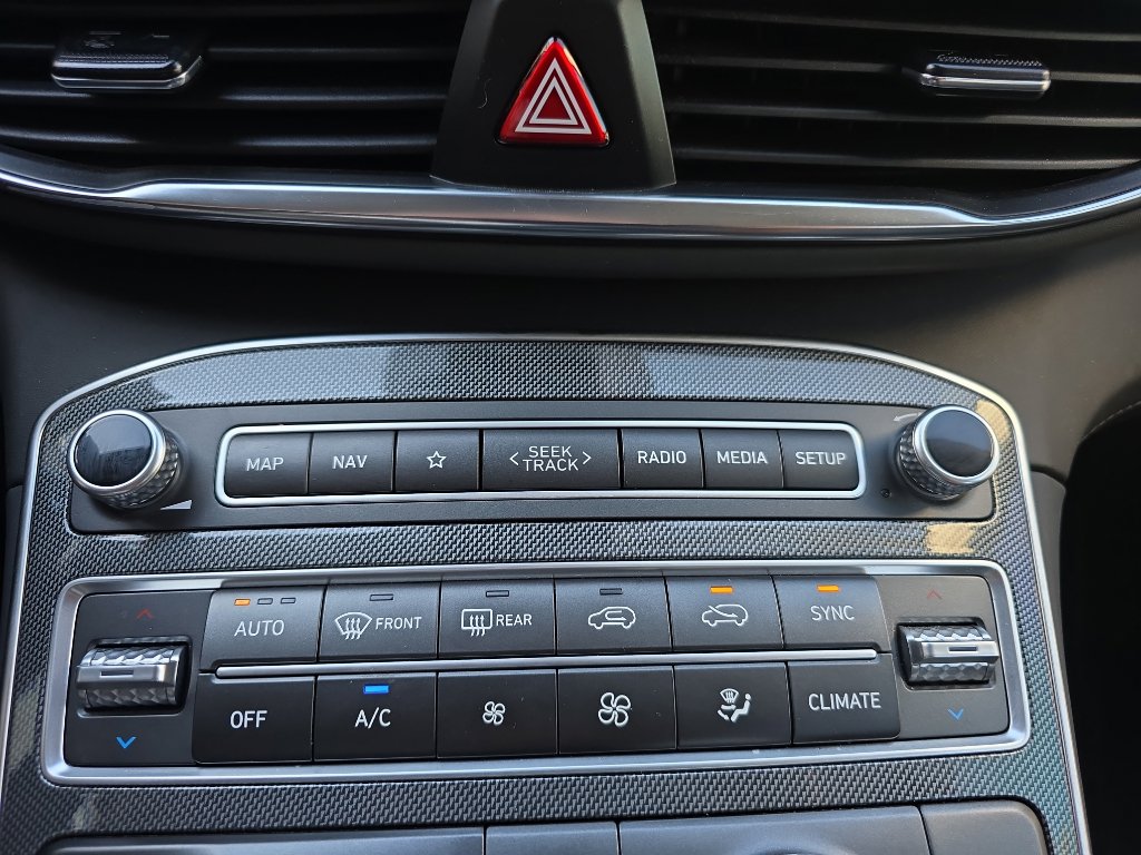 Used 2023 Hyundai Santa Fe Limited image 18