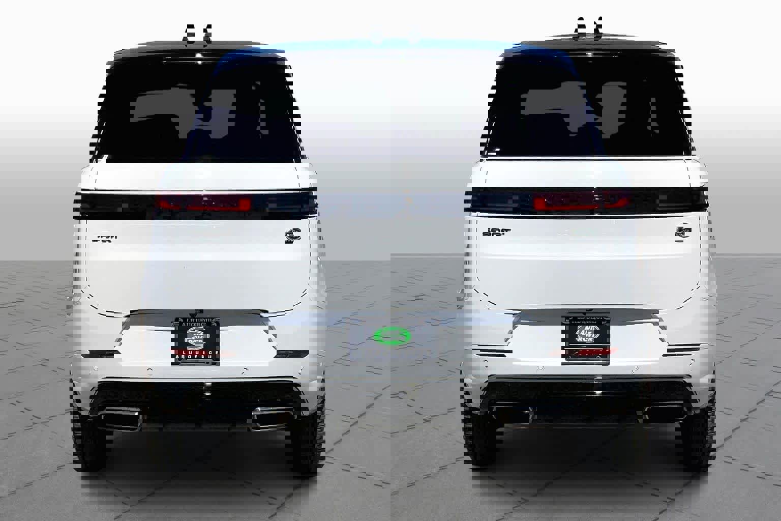 Used 2023 Land Rover Range Rover Sport SE Dynamic image 5