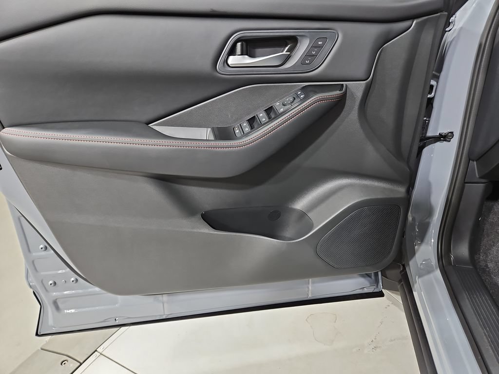New 2026 Nissan Rogue SV AWD/4WD image 10
