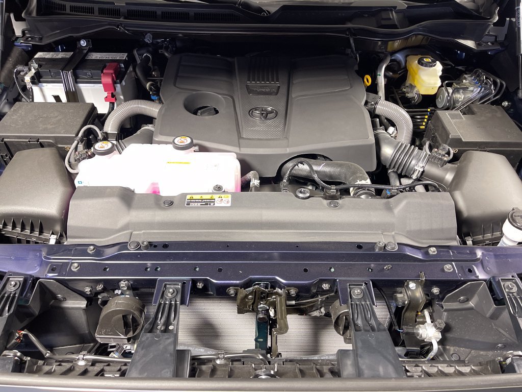 New 2026 Toyota Tundra Platinum w/ TRD Off-Road Package AWD/4WD image 9