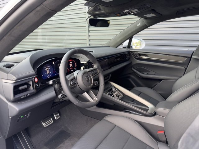 New 2025 Porsche Macan Turbo Electric image 4