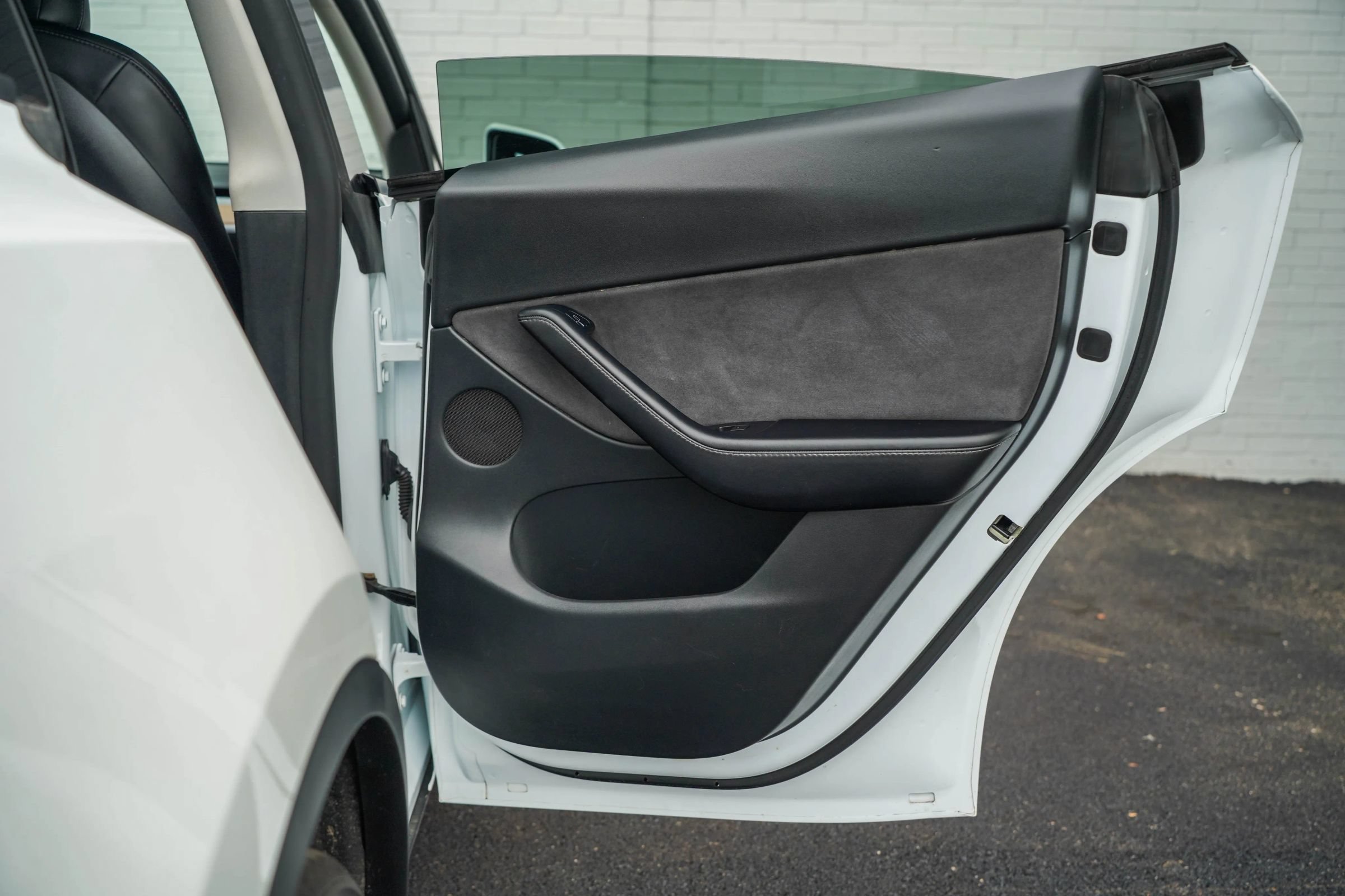 Used 2022 Tesla Model Y Long Range AWD/4WD image 28