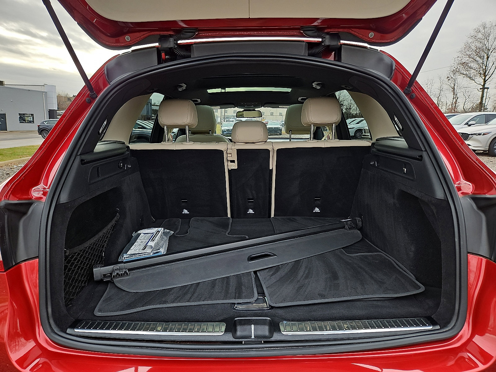 Used 2018 Mercedes-Benz GLC 300 4MATIC image 29