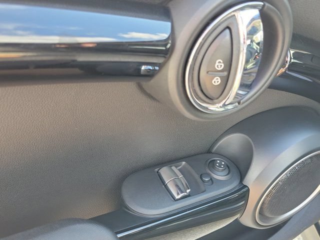 Used 2014 MINI Cooper S FWD image 15