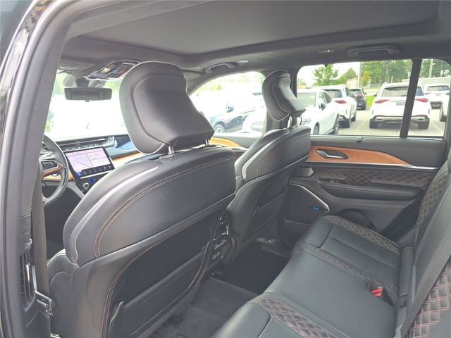 Used 2022 Jeep Grand Cherokee Summit AWD/4WD image 17