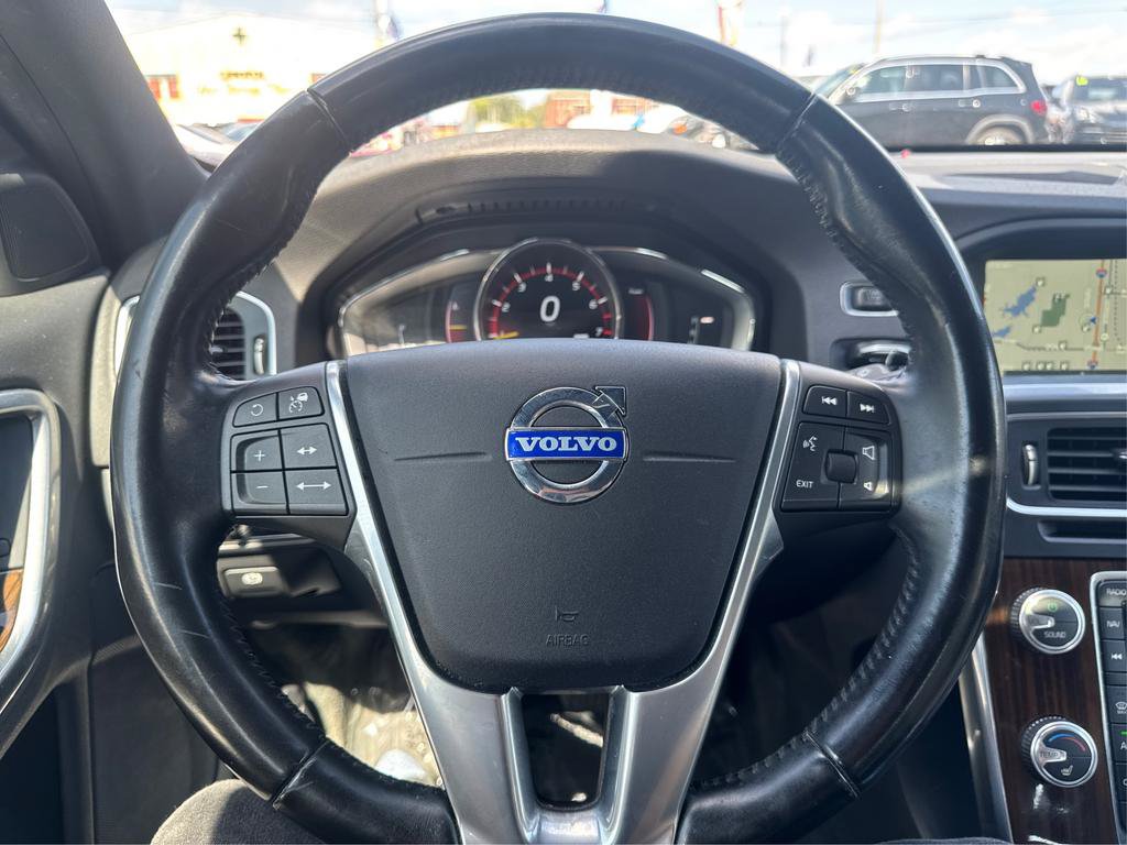 Used 2016 Volvo V60 T5 Platinum w/ Climate Package FWD image 17