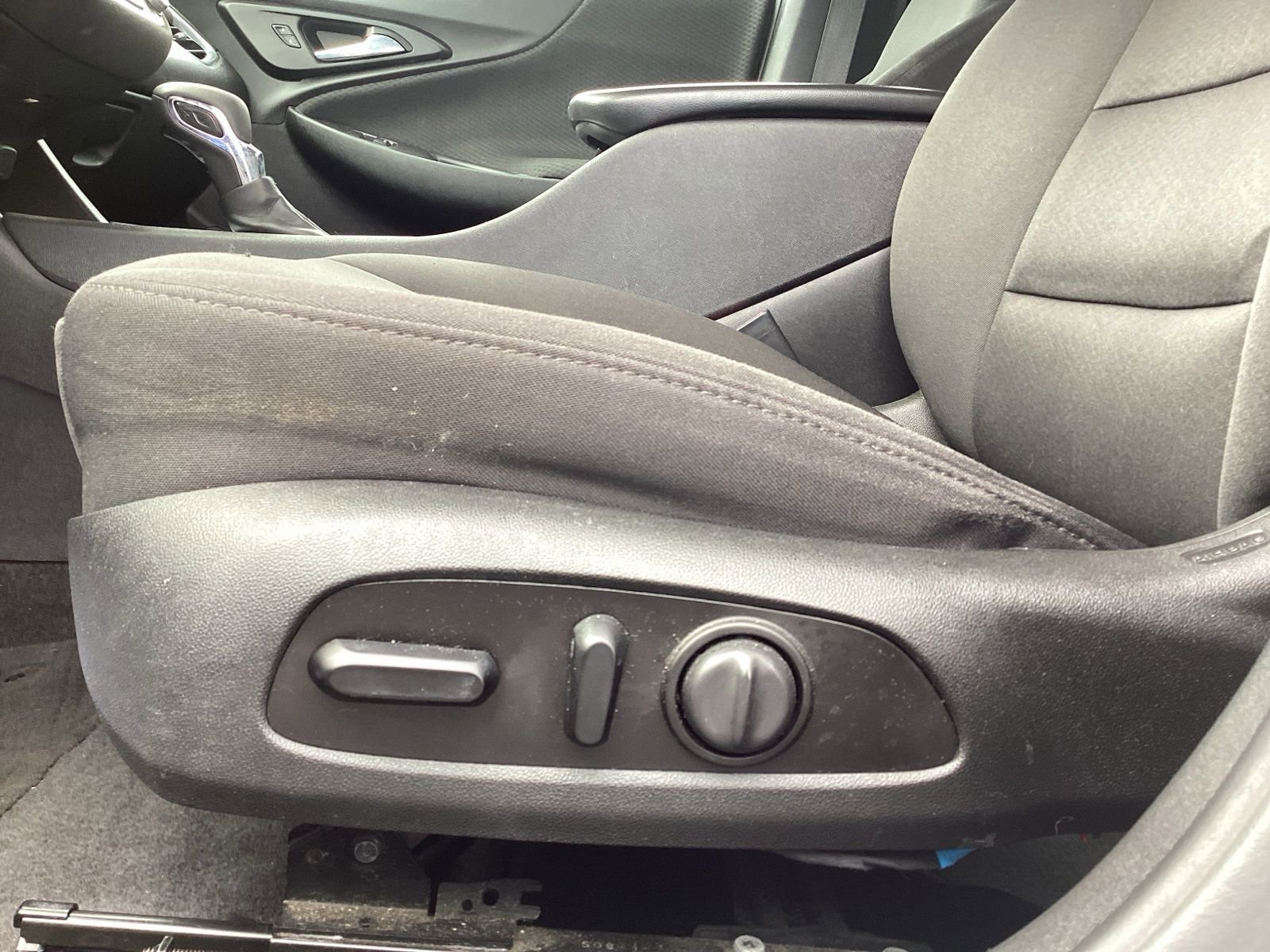 Used 2021 Chevrolet Malibu LT FWD image 11