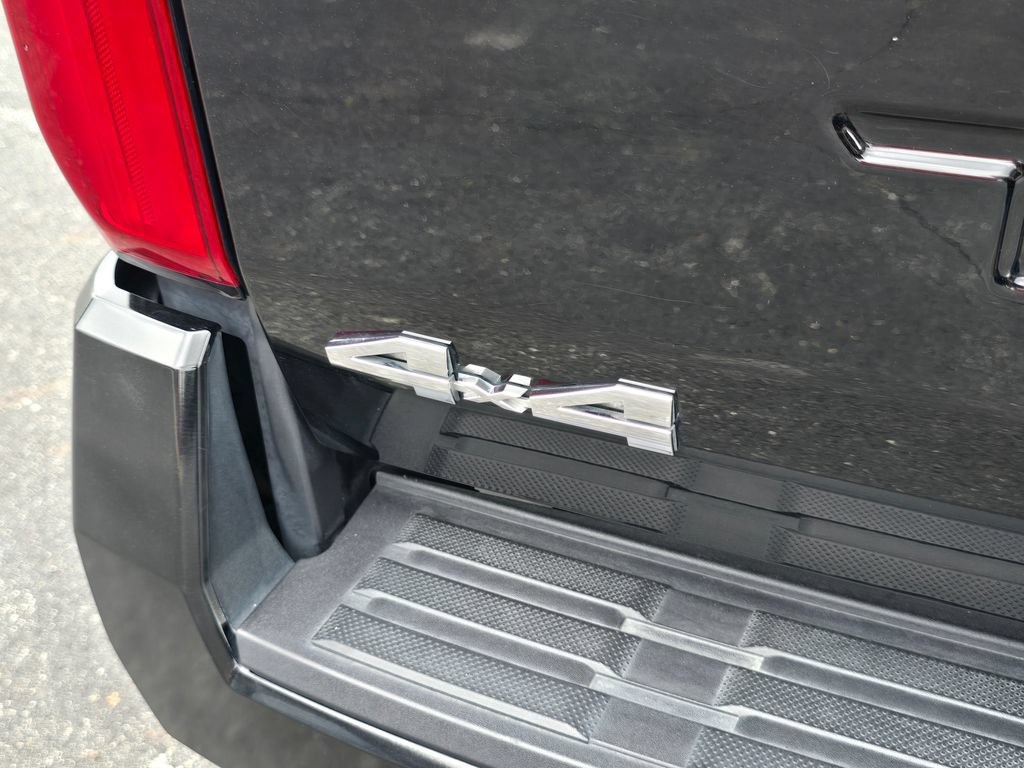 Certified 2024 Toyota Tacoma SR5 AWD/4WD image 19