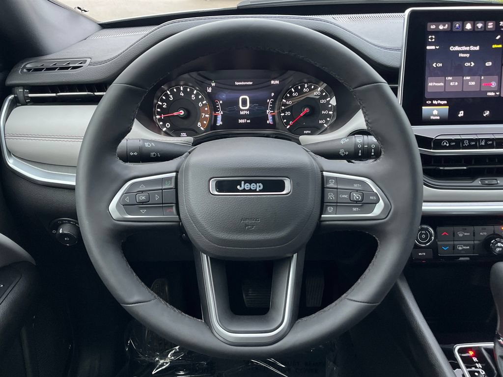 Used 2026 Jeep Compass Limited AWD/4WD image 19