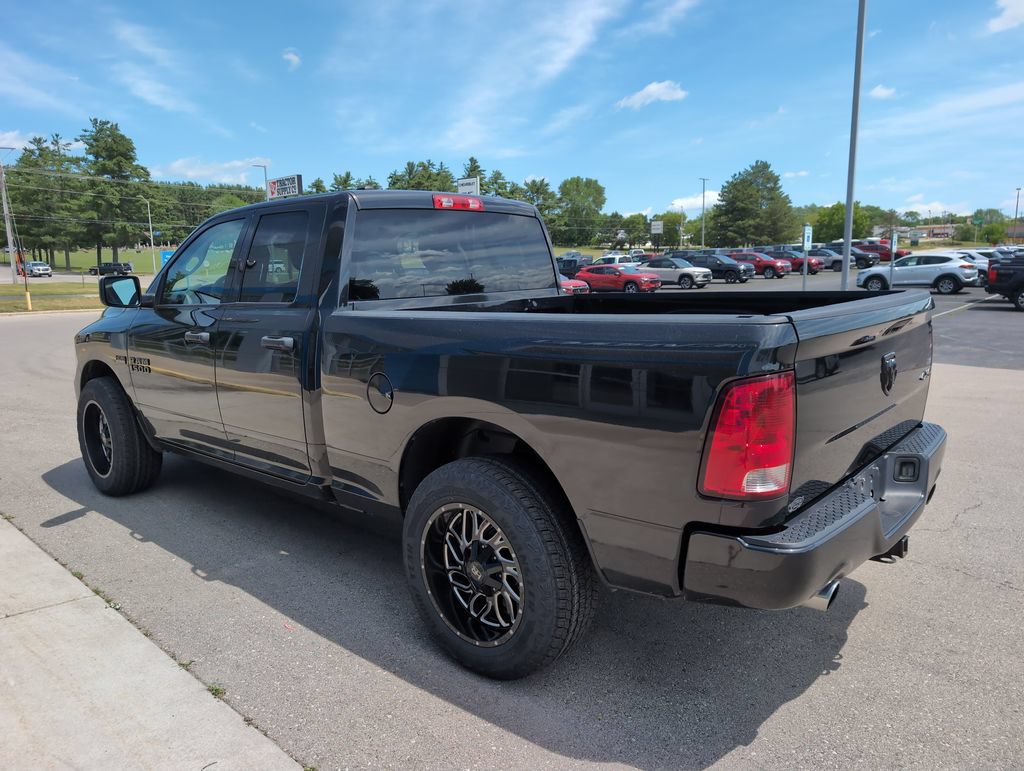 Used 2018 RAM 1500 Express w/ Black Ram 1500 Express Group AWD/4WD image 6