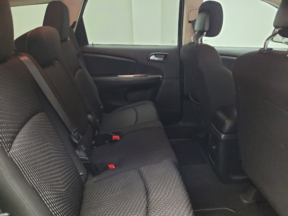 Used 2019 Dodge Journey SE w/ Blacktop Package FWD image 19