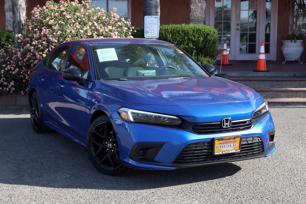 Used 2023 Honda Civic Sport image 2