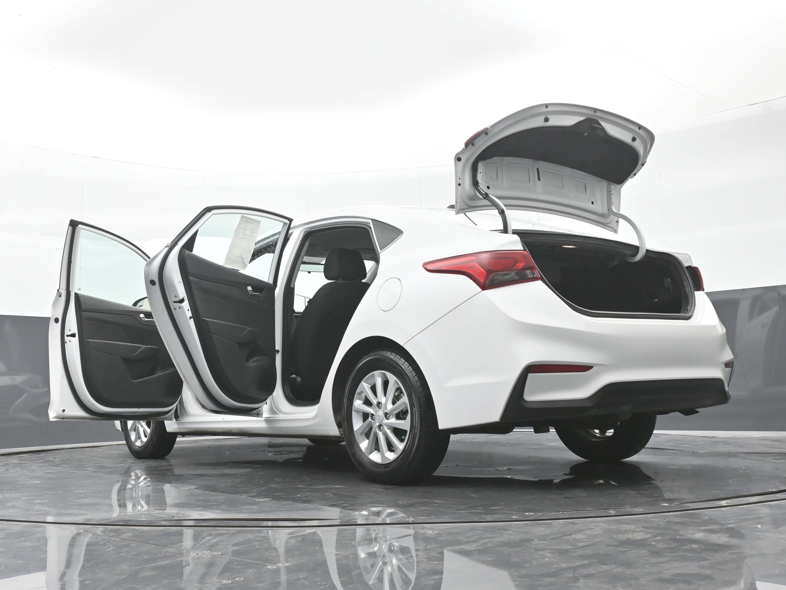 Used 2022 Hyundai Accent SEL FWD image 50