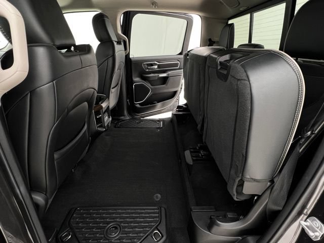 Used 2022 RAM 1500 Laramie AWD/4WD image 18