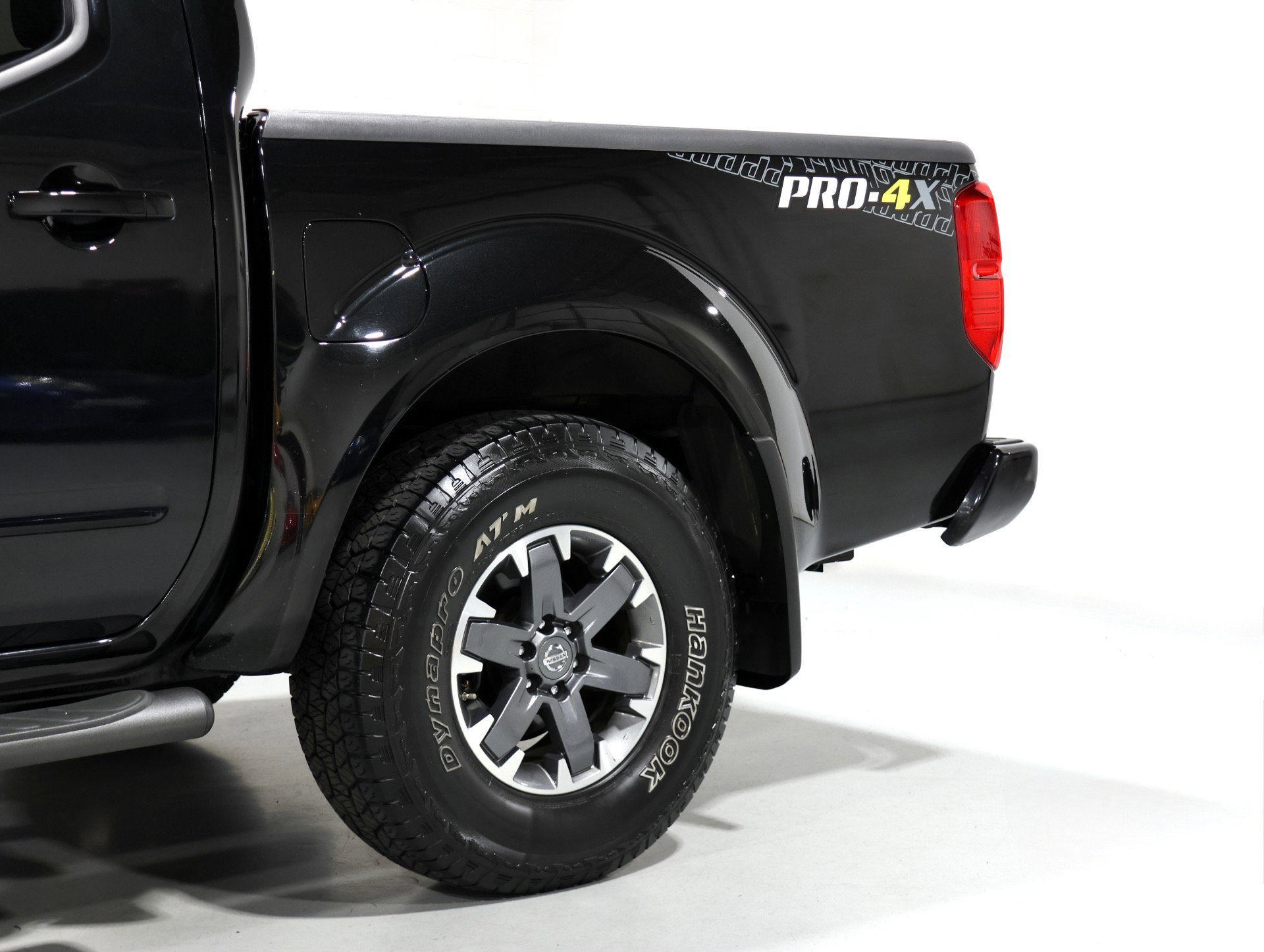 Used 2017 Nissan Frontier PRO-4X w/ Pro-4x Luxury Package AWD/4WD image 31