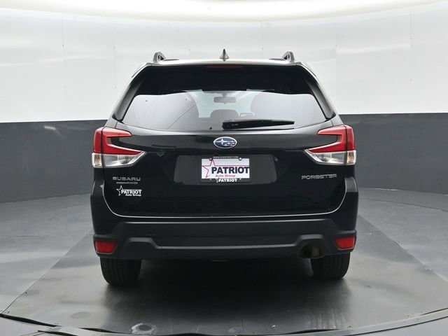 Used 2023 Subaru Forester Premium image 5