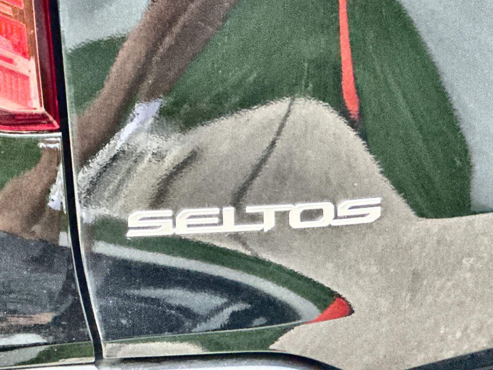 Used 2024 Kia Seltos EX FWD image 15