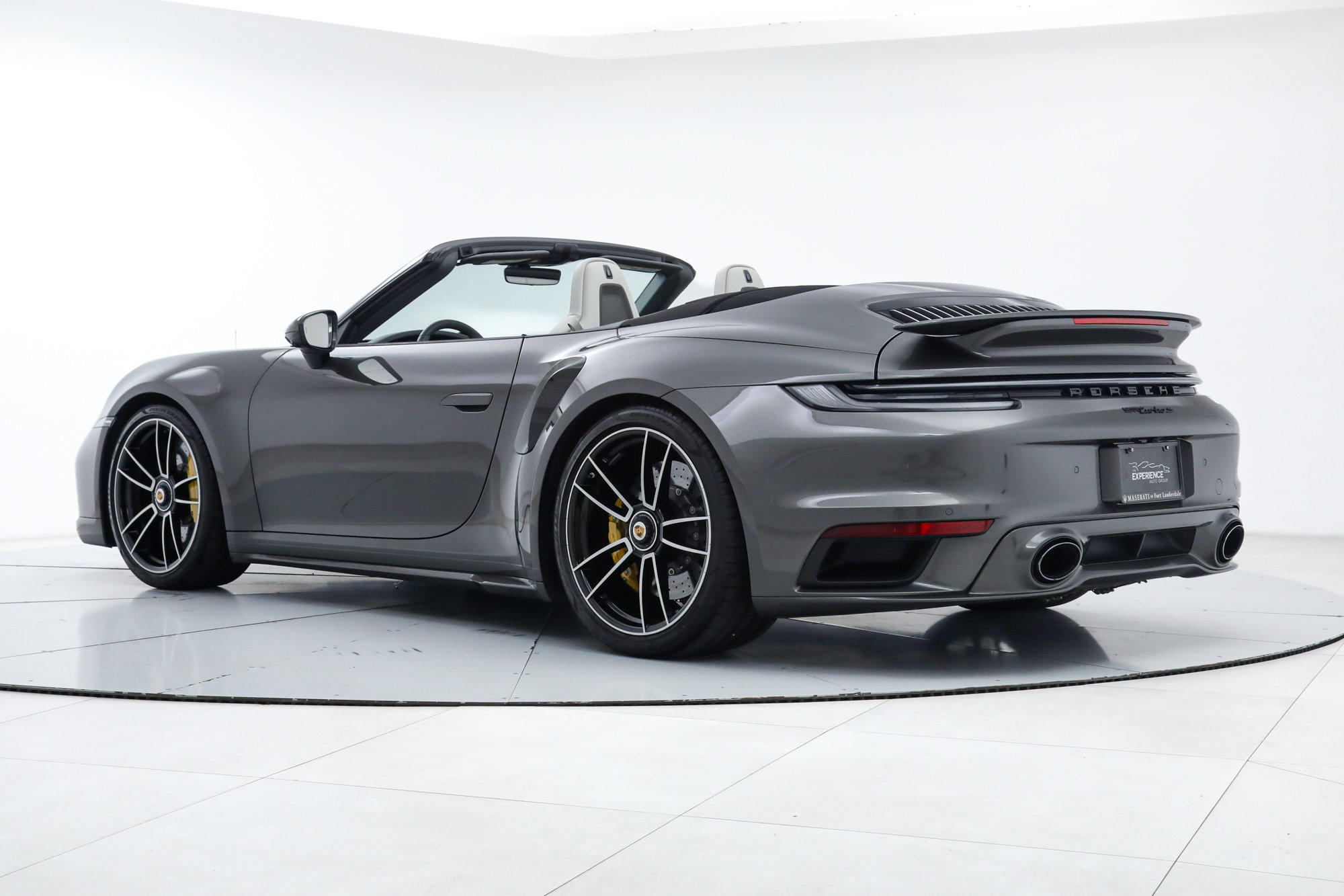 Used 2022 Porsche 911 Turbo S AWD/4WD image 4