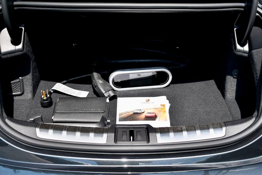 Used 2020 Porsche Taycan 4S image 24