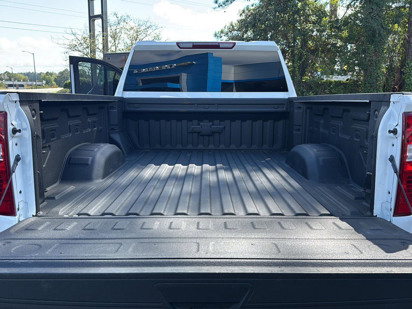 Used 2025 Chevrolet Silverado 2500 LT image 30