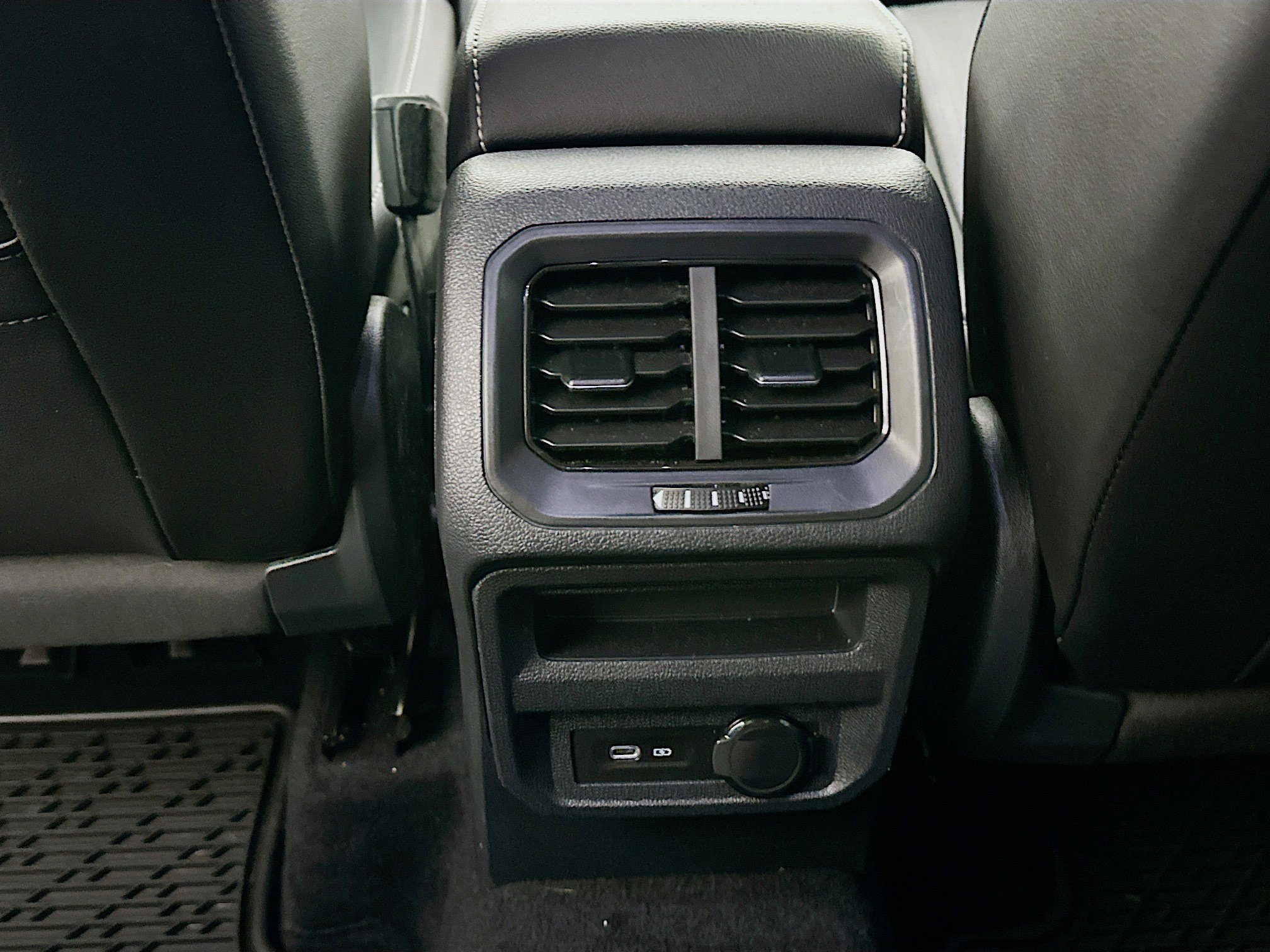 Used 2022 Volkswagen Tiguan SE R-Line image 27