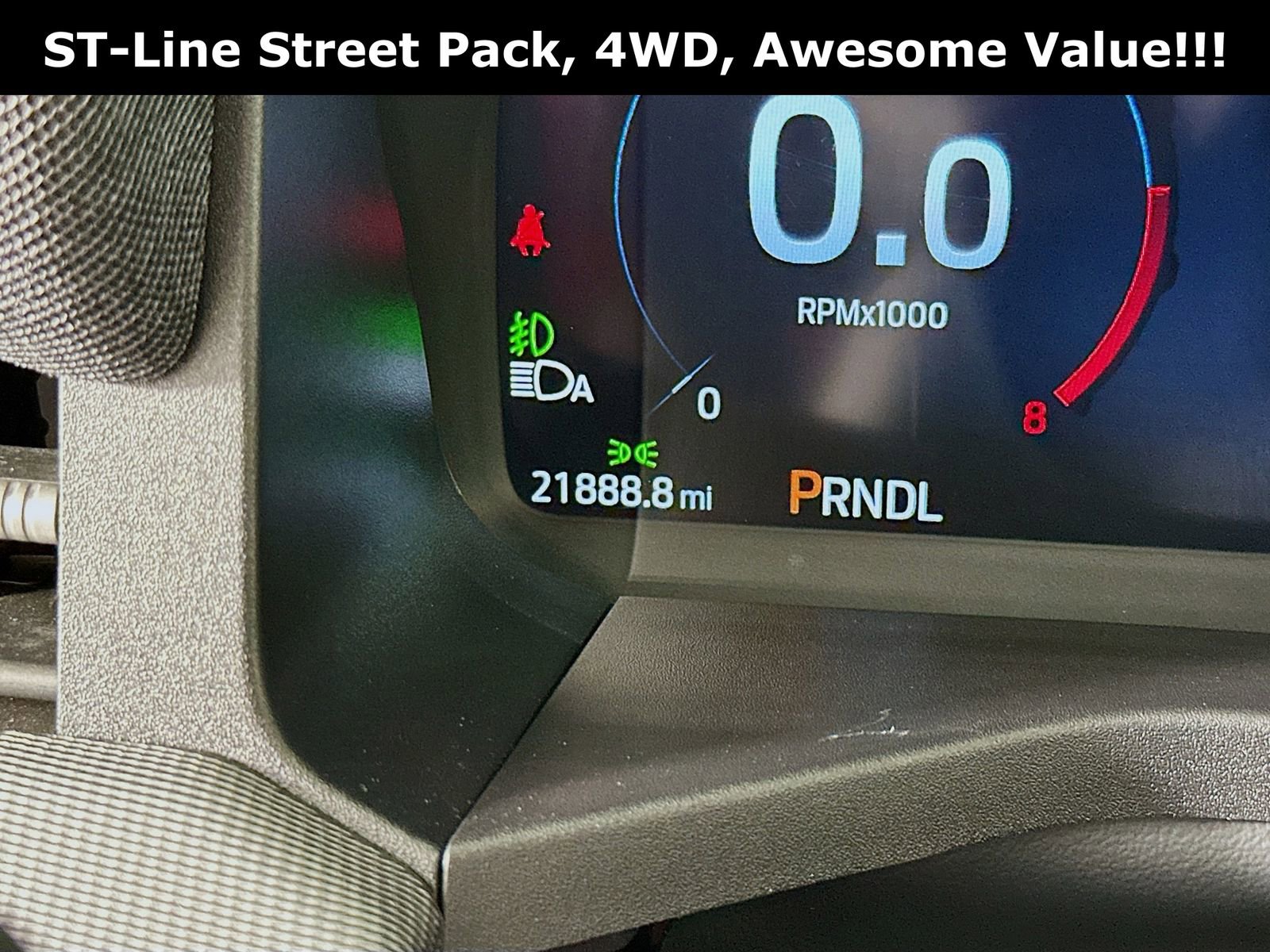 Used 2025 Ford Explorer ST-Line w/ ST-Line Street Pack image 13