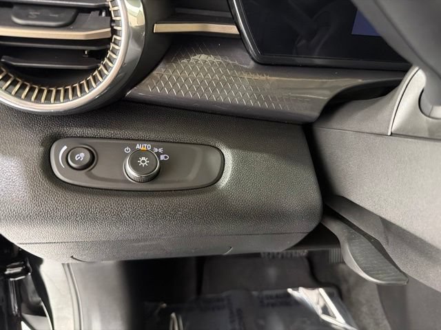Used 2025 Chevrolet Trax ACTIV w/ Driver Confidence Package FWD image 12