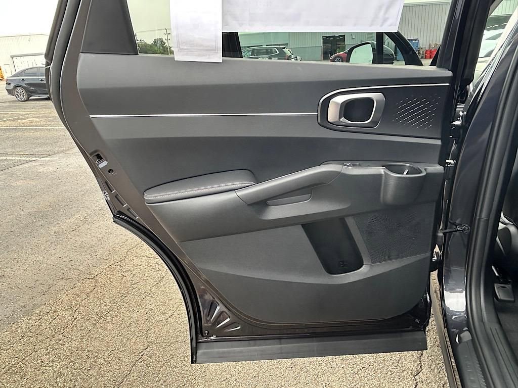 New 2025 Kia Sorento S image 23