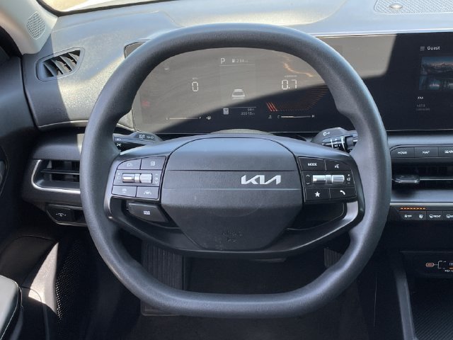 Used 2025 Kia K4 FWD image 11
