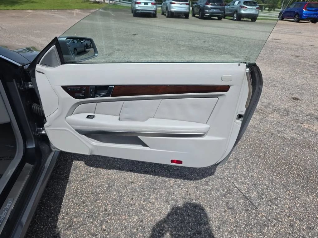 Used 2011 Mercedes-Benz E 550 Cabriolet w/ Premium 2 Pkg image 43