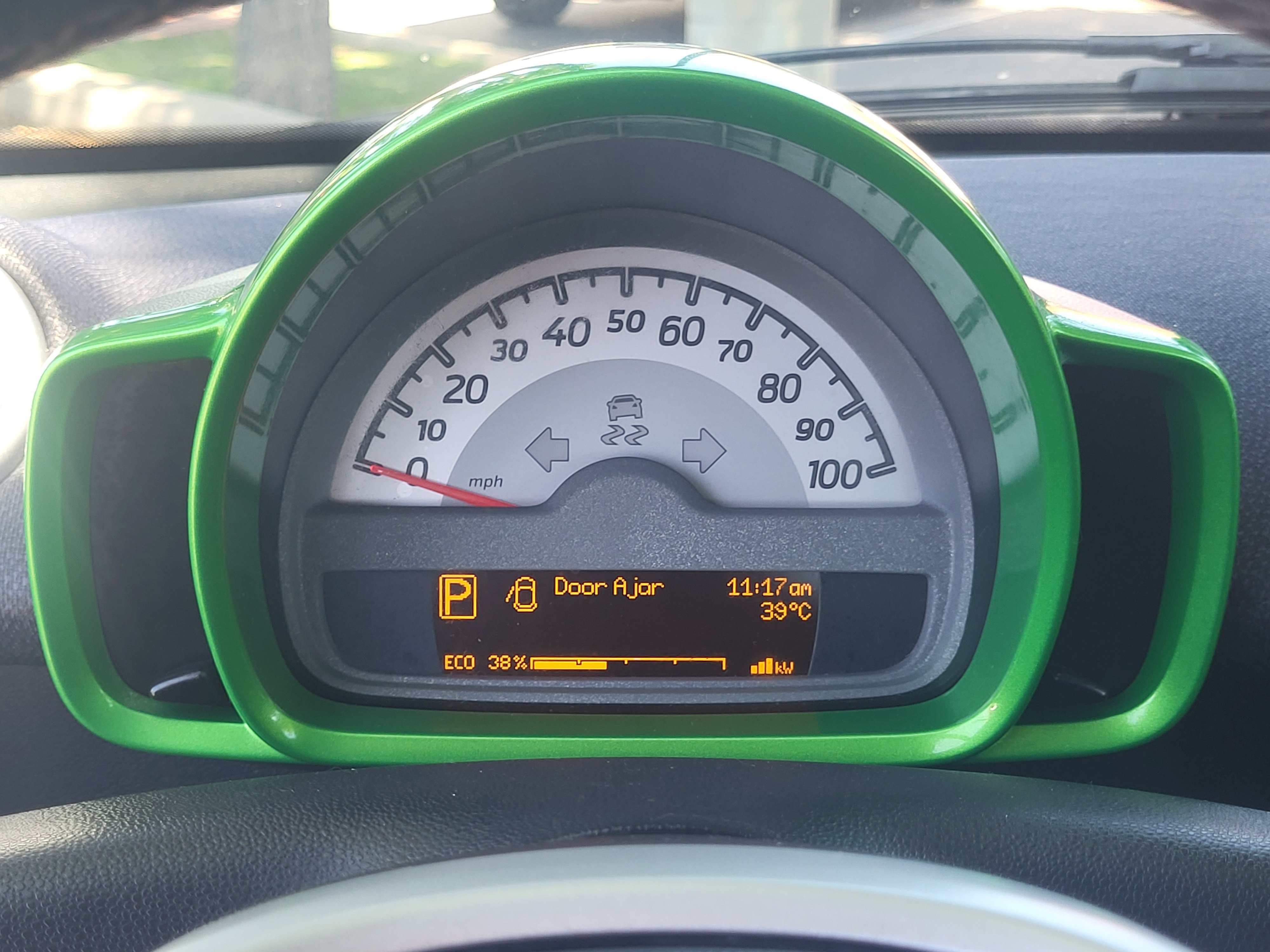 Used 2015 smart fortwo passion RWD image 14