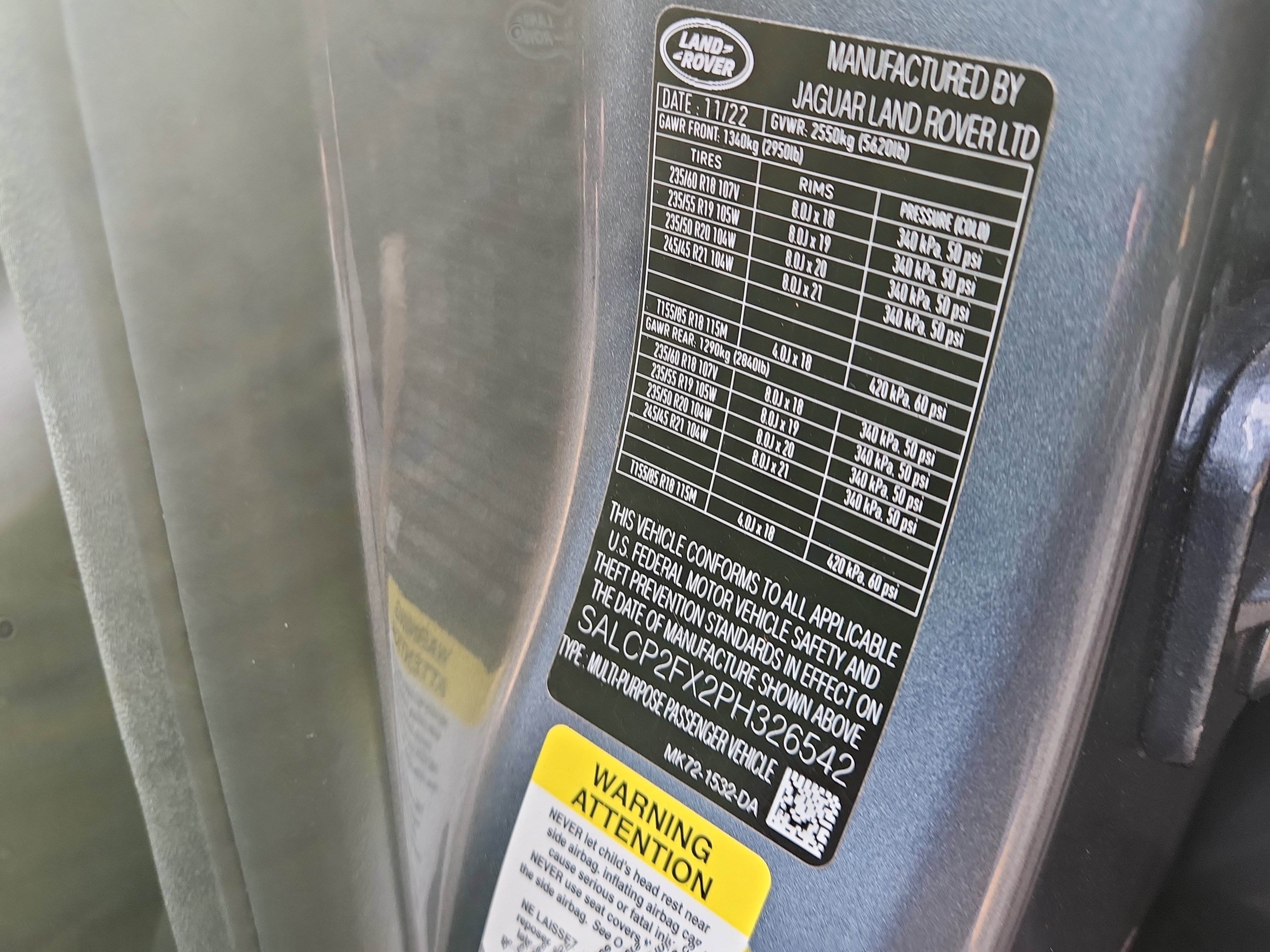 Used 2023 Land Rover Discovery Sport SE image 24