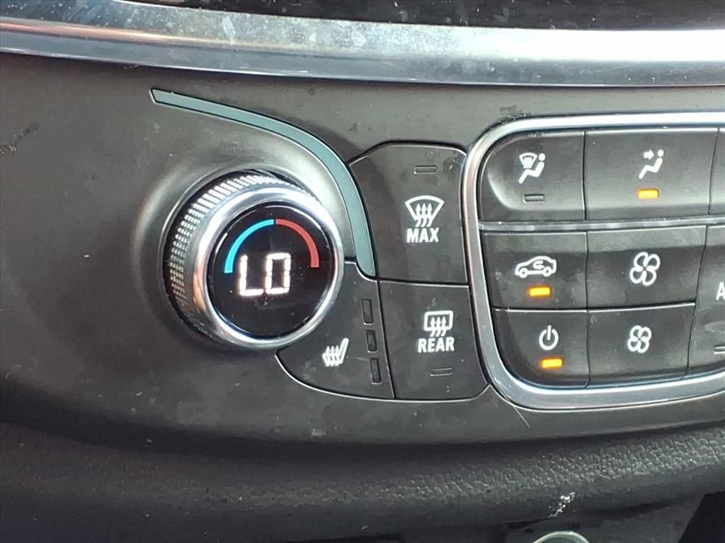 Used 2023 Chevrolet Traverse LT AWD/4WD image 10