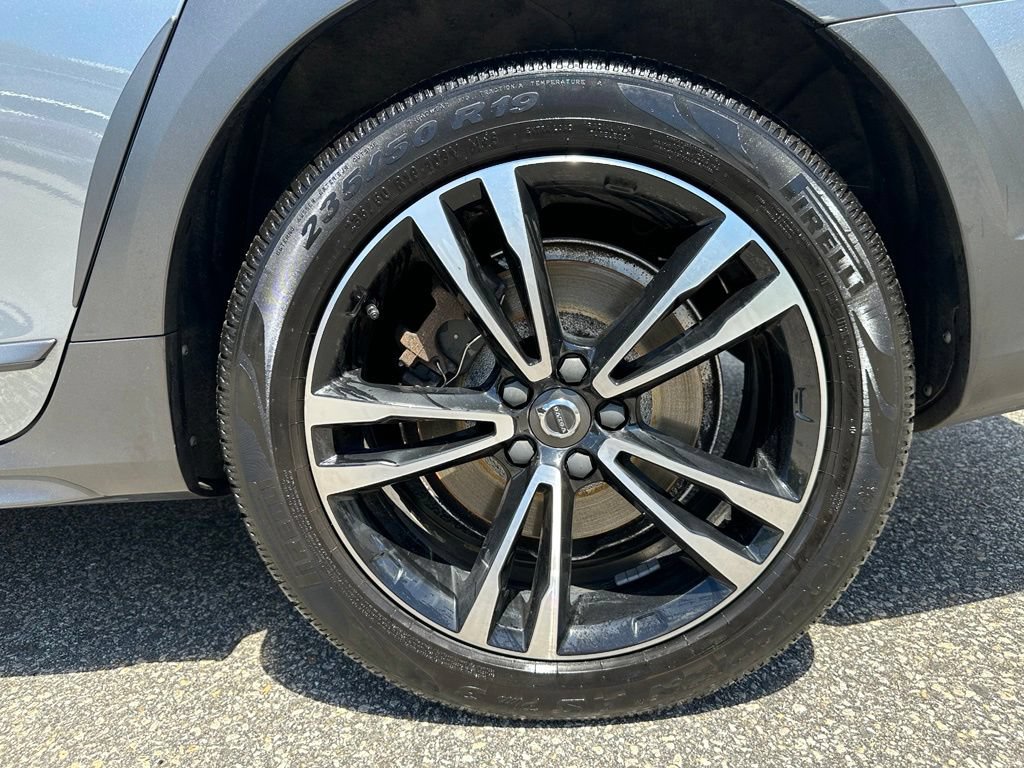 Used 2019 Volvo V90 T5 Cross Country AWD/4WD image 16