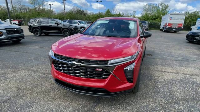 New 2026 Chevrolet Trax RS w/ Driver Confidence Package FWD image 5
