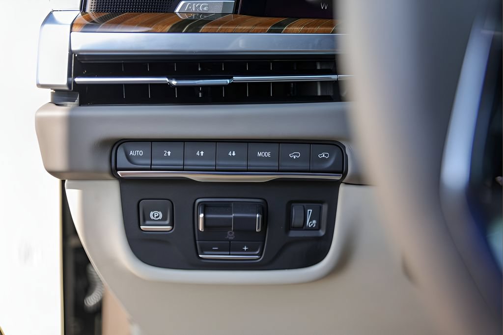 Certified 2025 Cadillac Escalade Sport Platinum AWD/4WD image 15