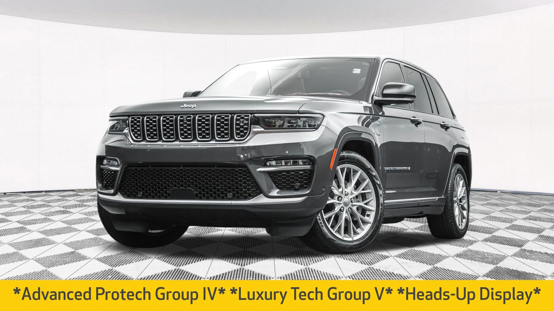 Used 2022 Jeep Grand Cherokee Summit w/ Advanced Protech Group IV AWD/4WD image 2