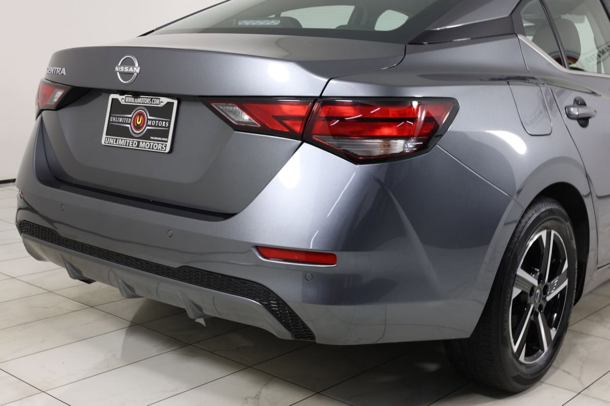 Used 2025 Nissan Sentra SV FWD image 39