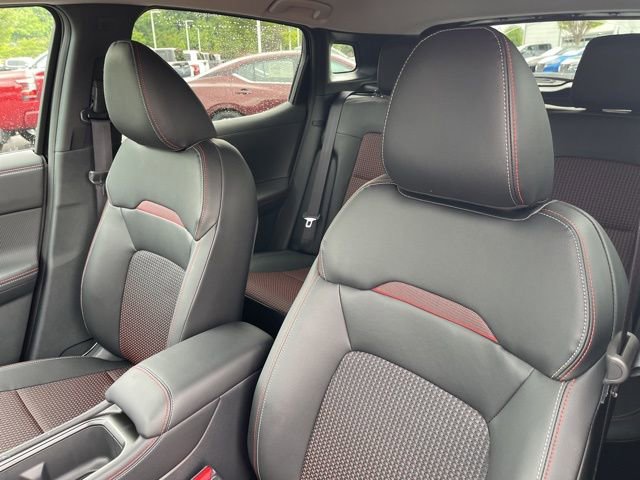 New 2025 Nissan Kicks SR image 18