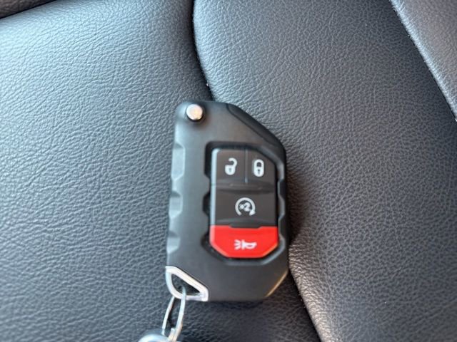 Certified 2025 Jeep Wrangler Sahara w/ Safety Group image 30