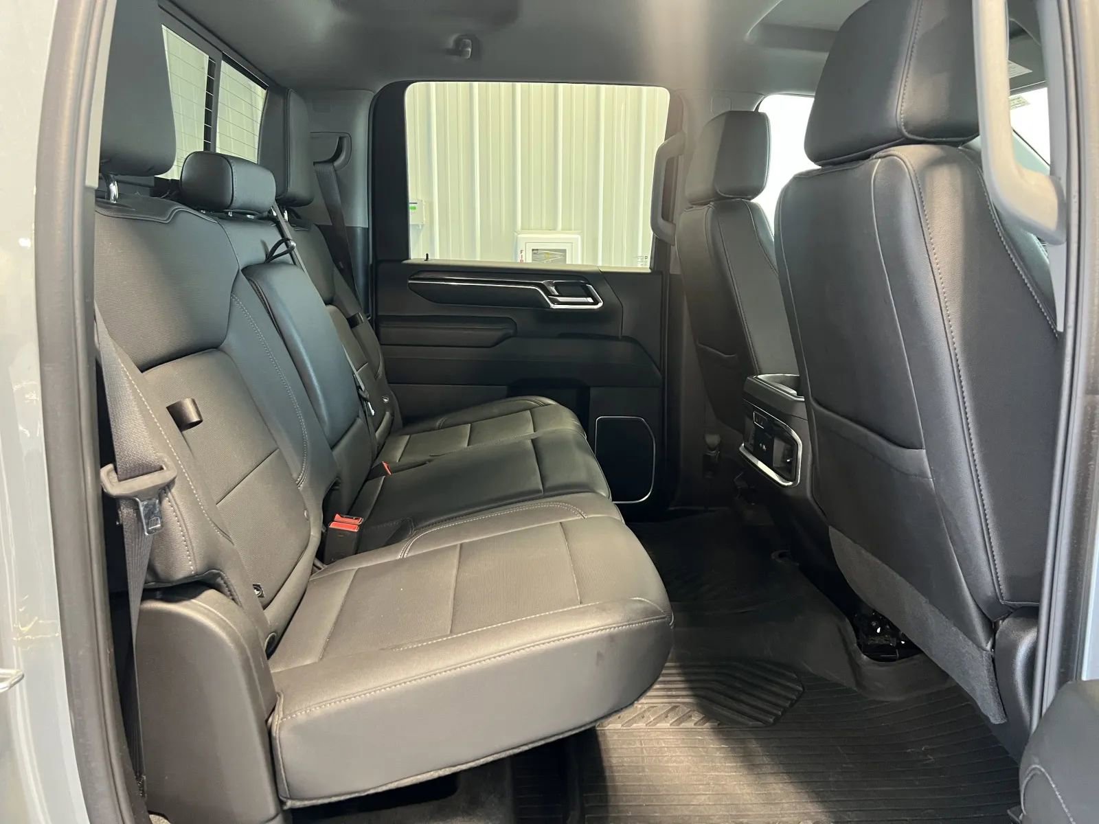 Used 2024 Chevrolet Silverado 2500 LTZ AWD/4WD image 28