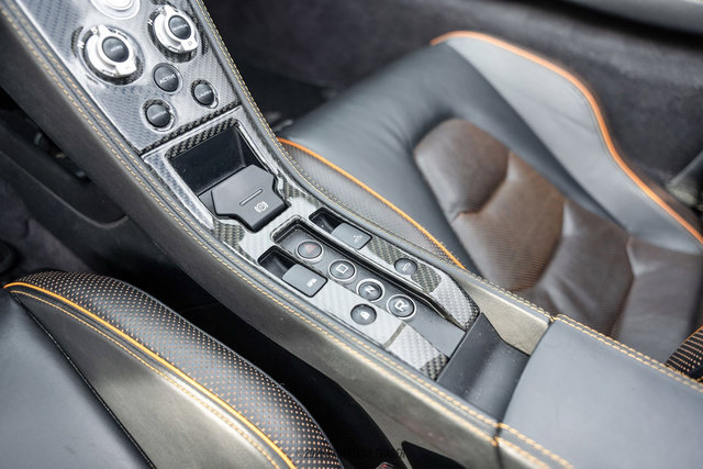 Used 2013 McLaren MP4-12C Spider RWD image 33
